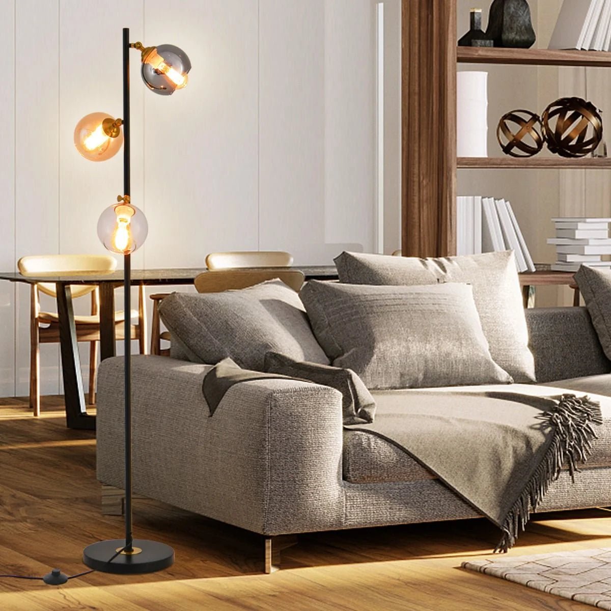 Modern Freestanding Lamp with 3 Glass Globe Lampshades - Demuva