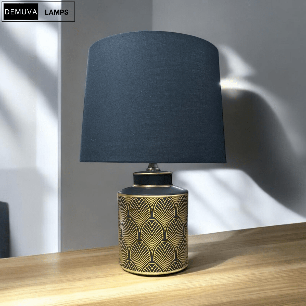 Black & Gold Modern Floral Table Lamp - Demuva