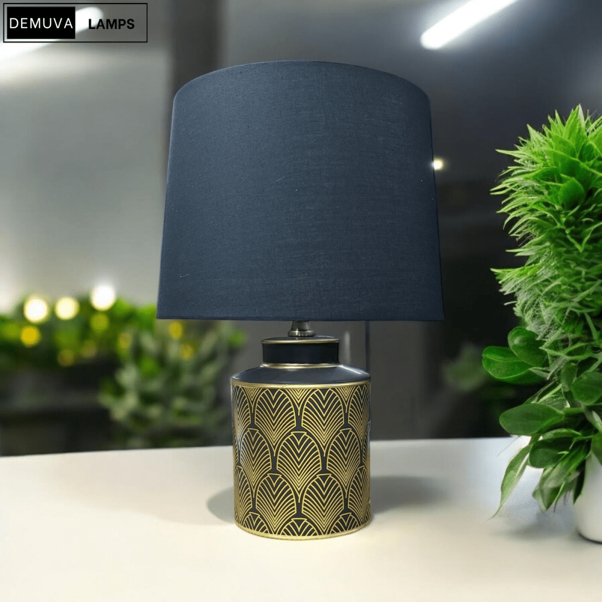 Black & Gold Modern Floral Table Lamp - Demuva